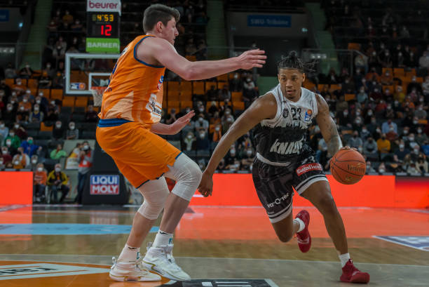 备压倒性优 备压倒性优